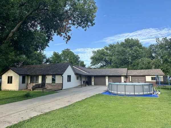 1313 4th Street, Onawa, IA 51040