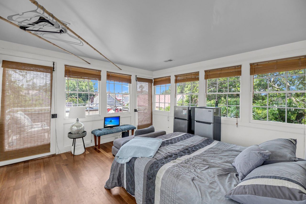 4 Bogard Street Photo 27