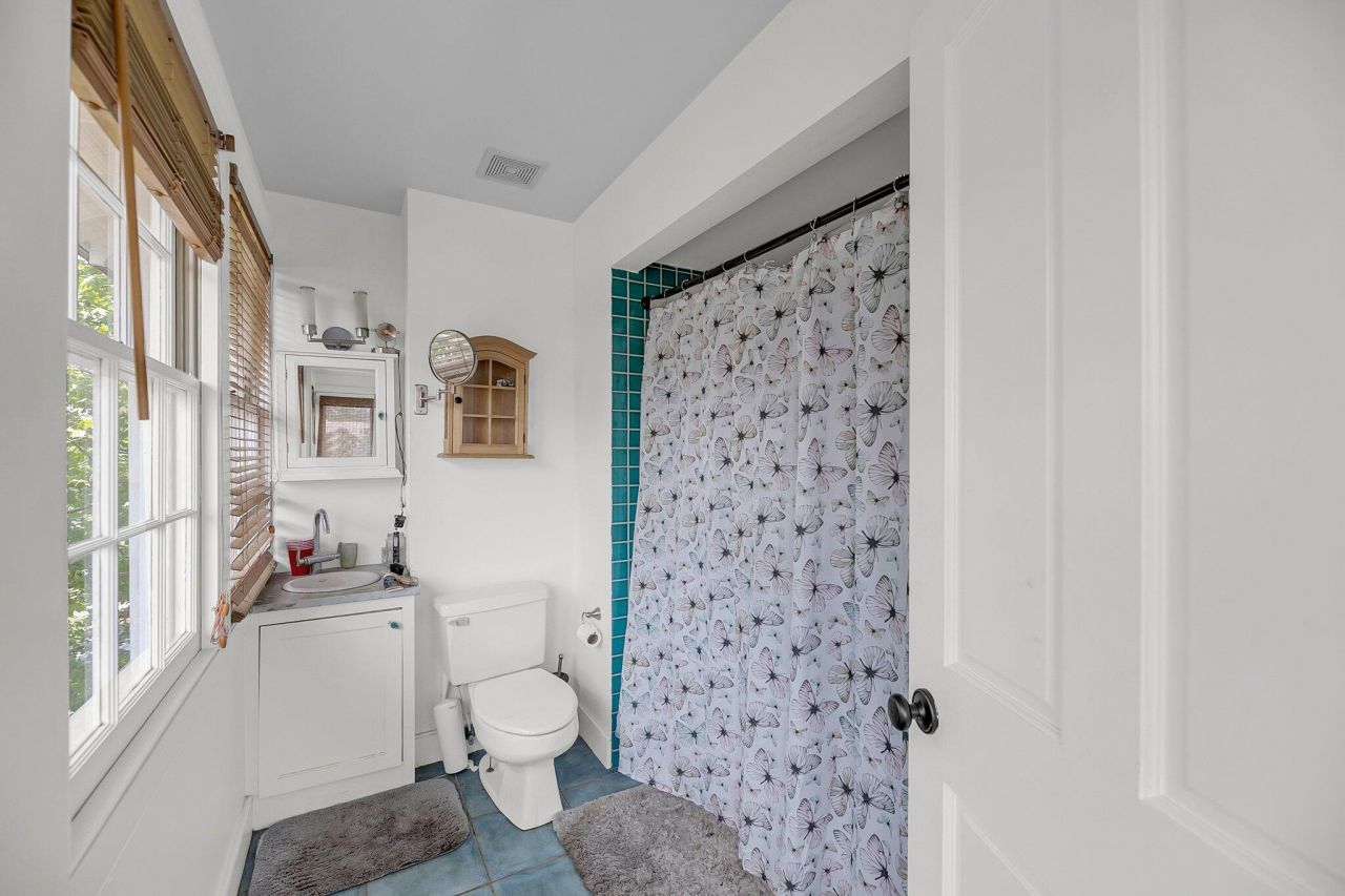 4 Bogard Street Photo 29