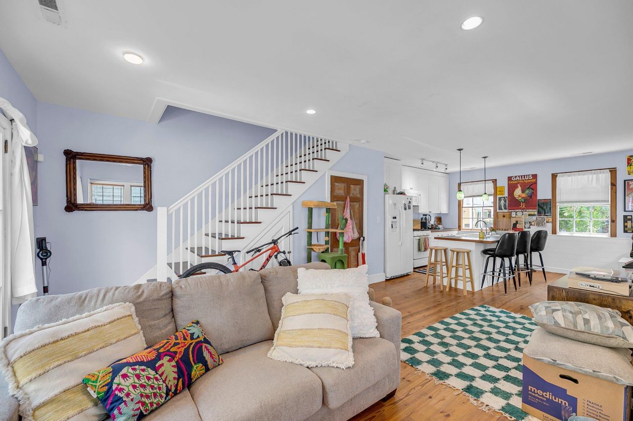 4 Bogard Street Photo 9