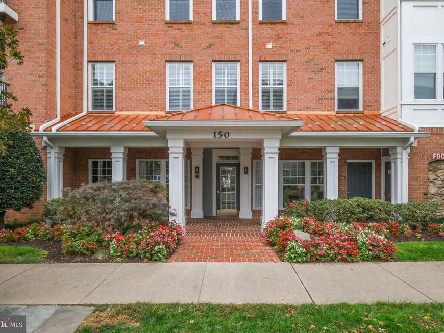 150 Chevy Chase Street, Unit 102, Gaithersburg, MD 20878 Main Photo