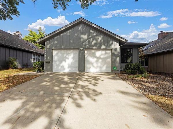 10152 Edelweiss Circle, Merriam, KS 66203