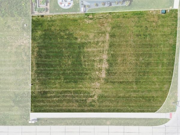 14724 Stonecrop Drive, Urbandale, IA 50323