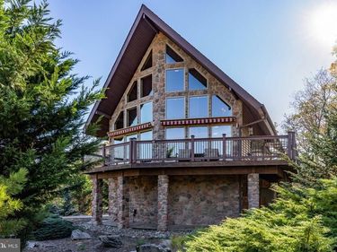 29 BLACKHAWK BOULEVARD, HAZLETON, PA 18202