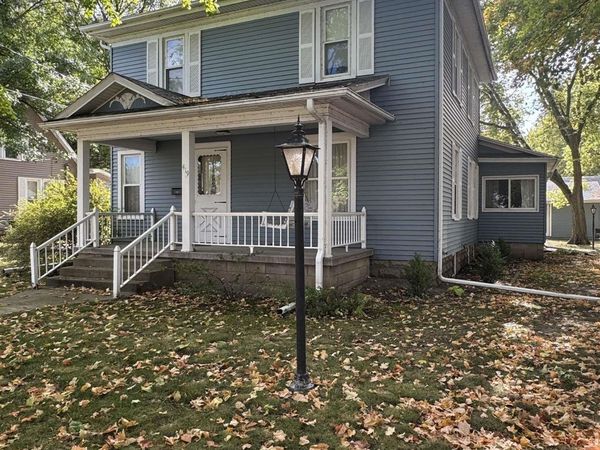 419 Van Buren street, Wapello, IA 52653