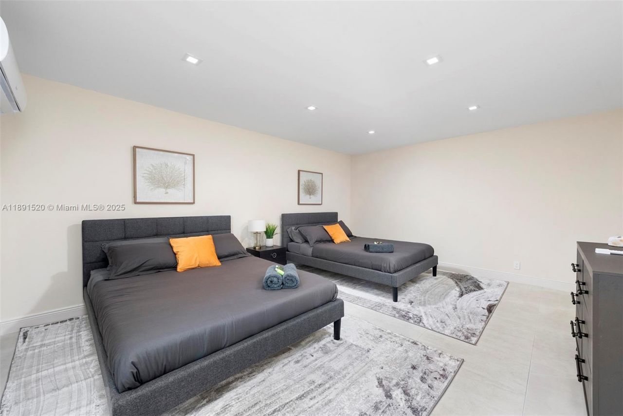 6529 SW 30th St, Miami, FL 33155 Photo