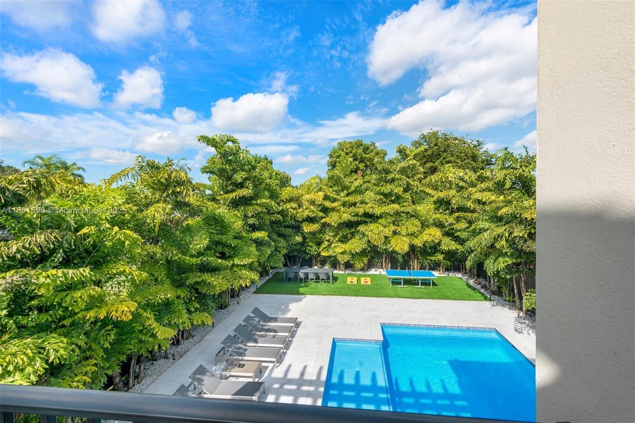 6529 SW 30th St, Miami, FL 33155 Photo