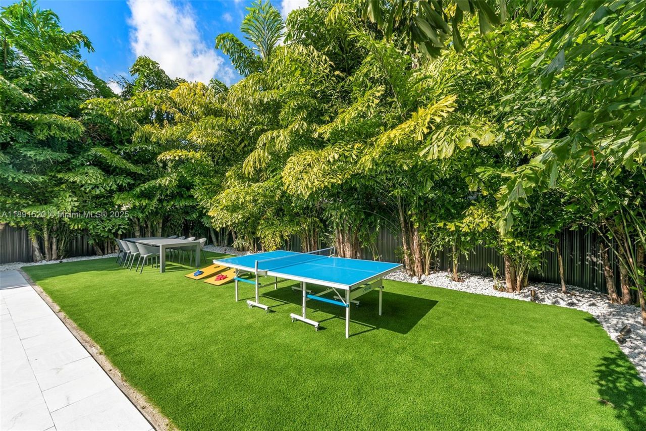 6529 SW 30th St, Miami, FL 33155 Photo