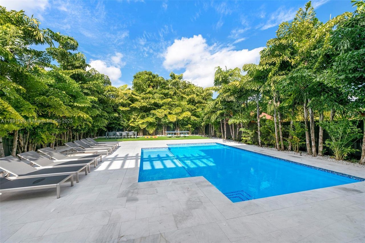 6529 SW 30th St, Miami, FL 33155 Photo