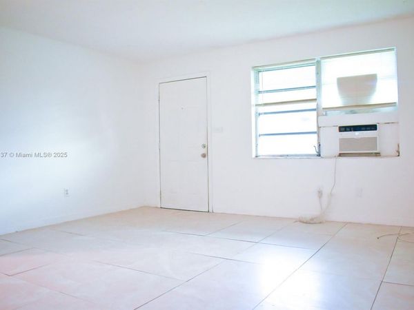 2265 NW 98th St, Unit 2265, Miami, FL 33147