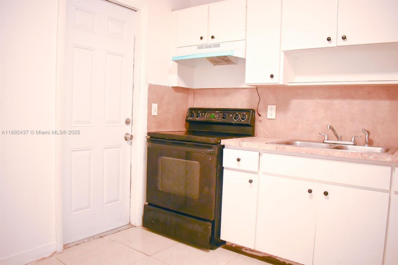 2265 NW 98th St, Unit 2265, Miami, FL 33147 Photo