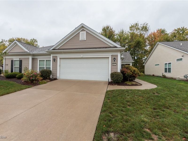 5277 Spruce Pointe Lane, Brunswick, OH 44212 Photo 3