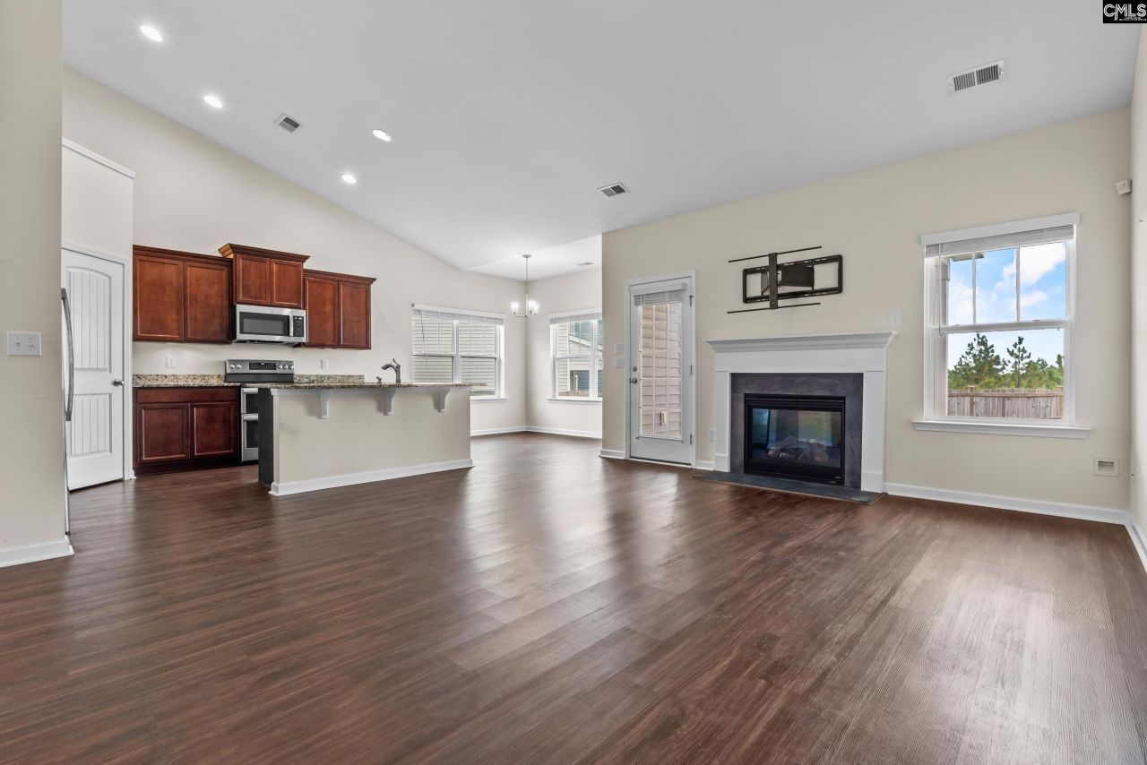 712 N Pinewalk Way Photo 6