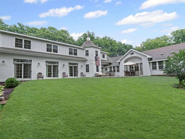 204 Country Commons Road, Trout Valley, IL 60013