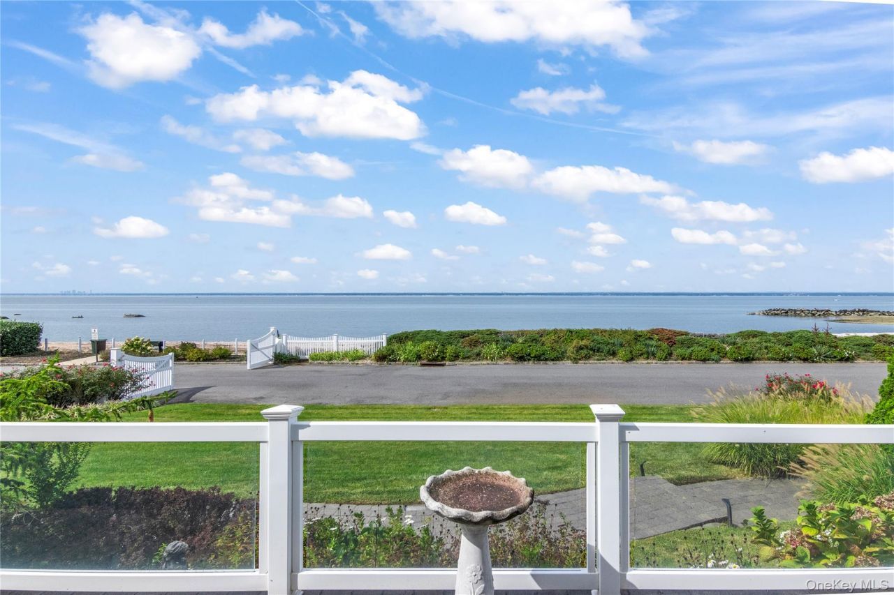 27 Mohring Bay Court, Bayville, NY 11709 Main Photo
