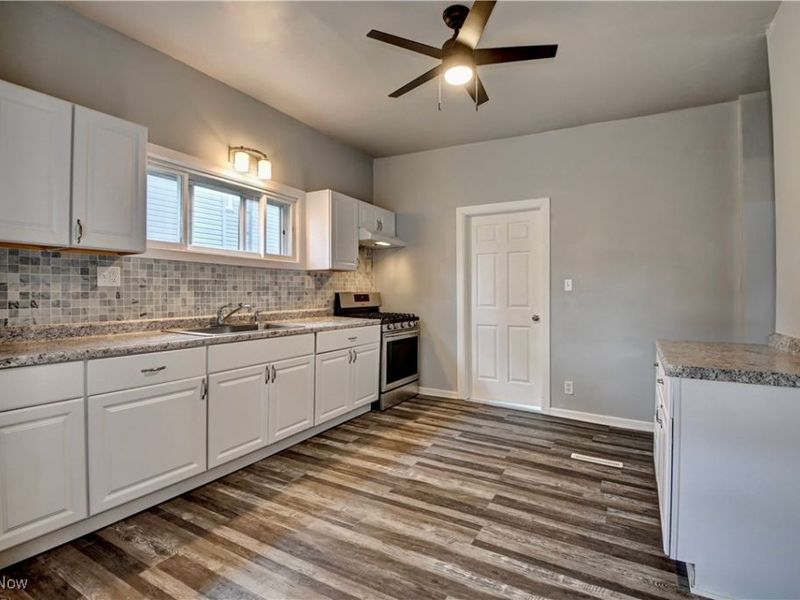 325 W Maryland Avenue, Sebring, OH 44672 Photo 10