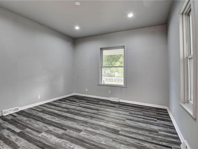 325 W Maryland Avenue, Sebring, OH 44672 Photo 16