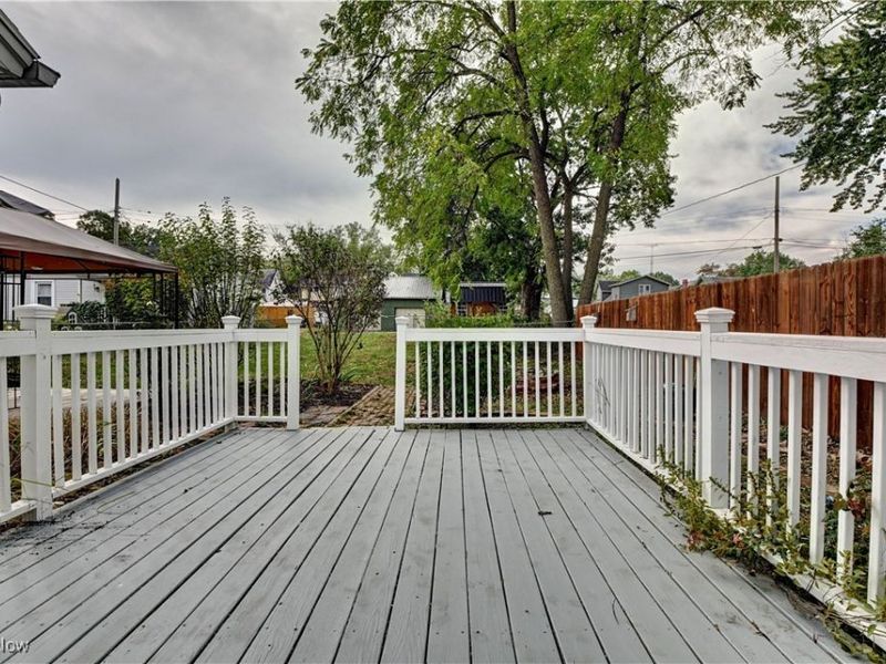 325 W Maryland Avenue, Sebring, OH 44672 Photo 9