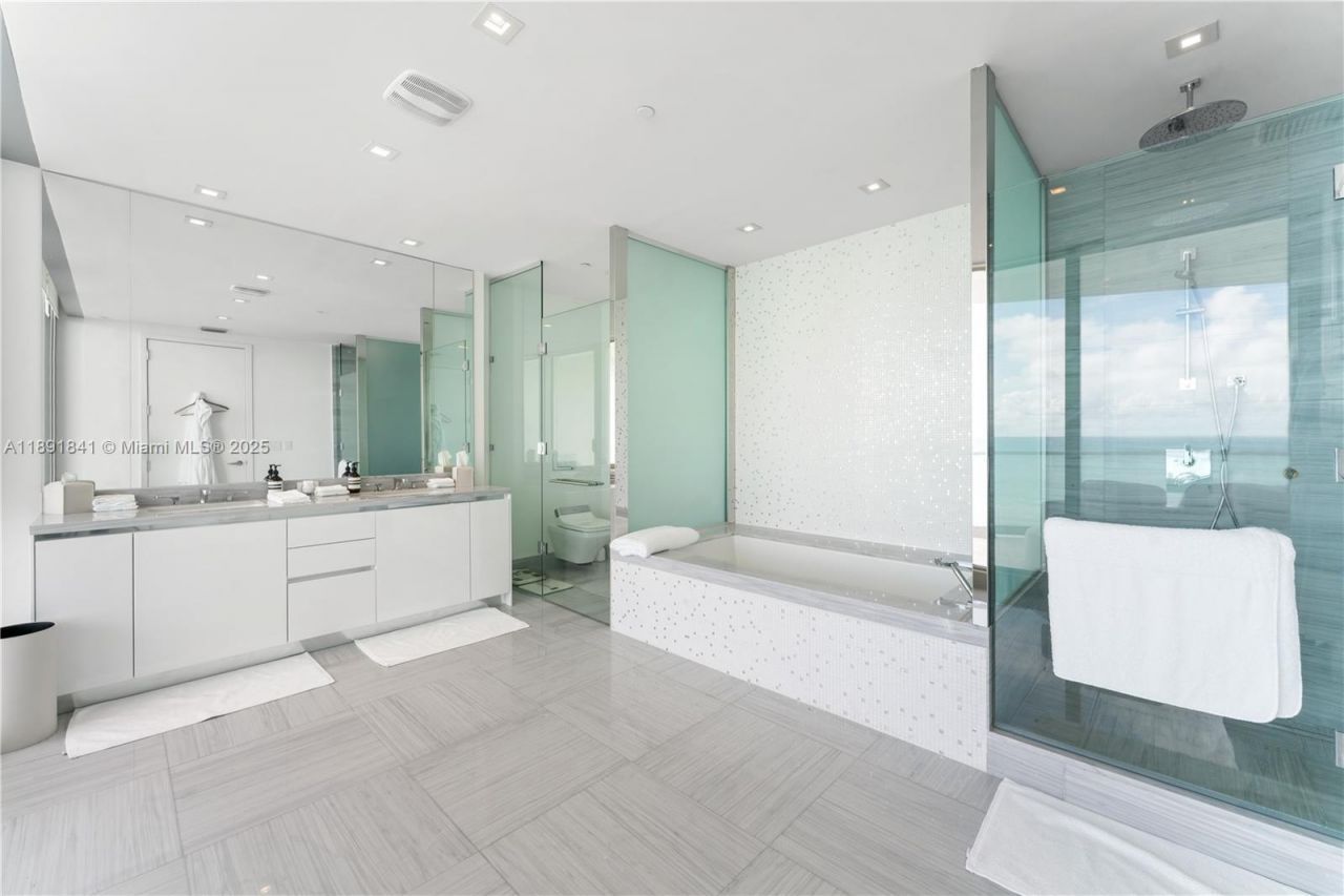 16901 Collins Ave, Unit 805, Sunny Isles Beach, FL 33160 Photo