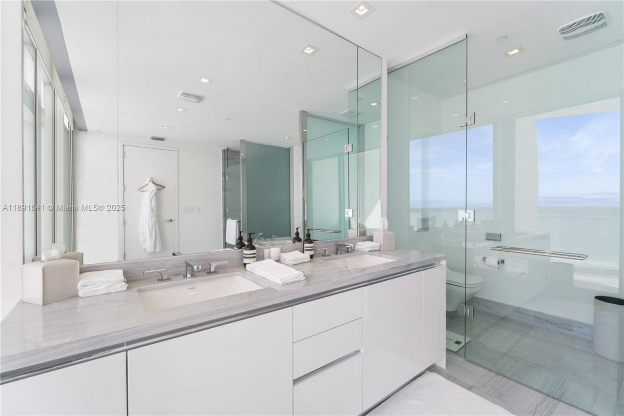 16901 Collins Ave, Unit 805, Sunny Isles Beach, FL 33160 Photo