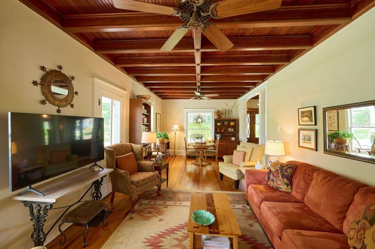 261 N Lakeview Drive, Lake Helen, FL 32744 Photo