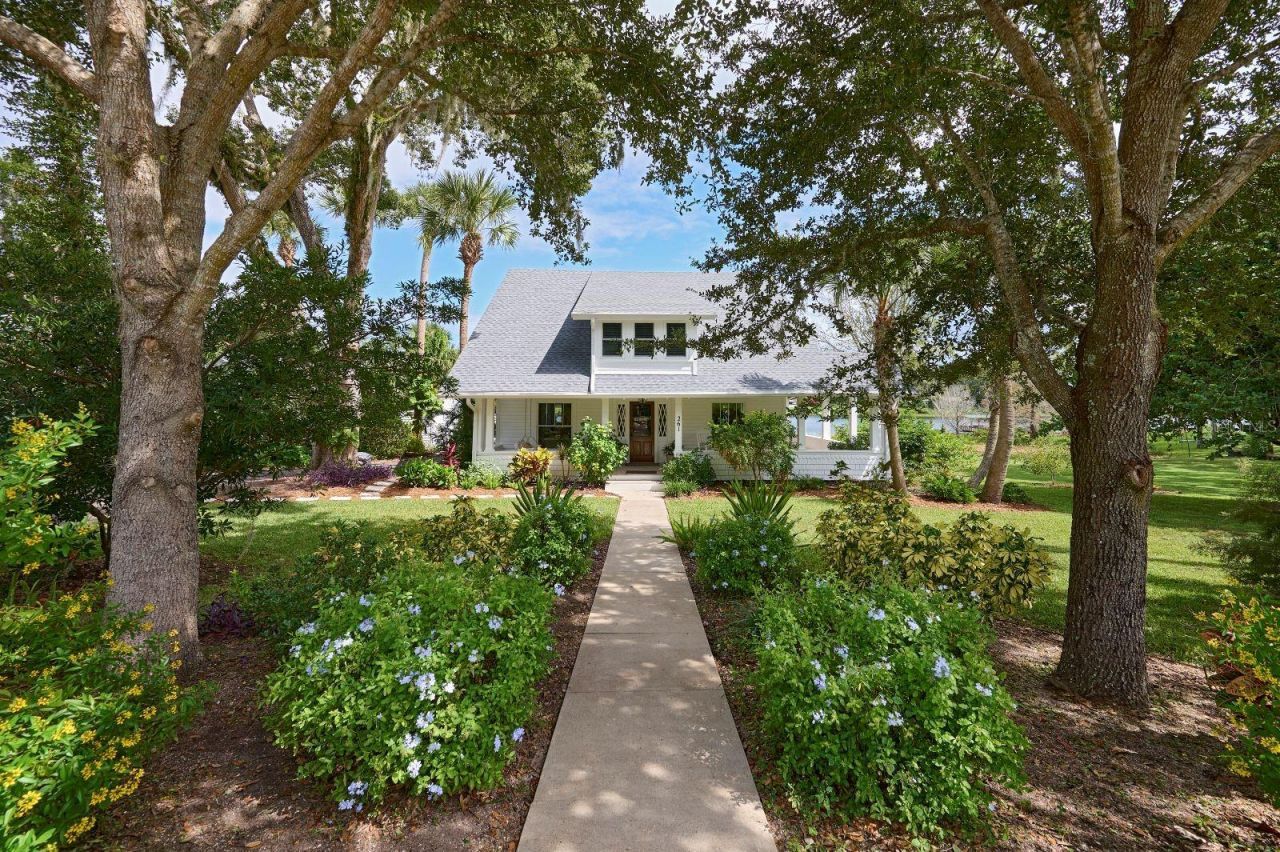 261 N Lakeview Drive, Lake Helen, FL 32744 Photo