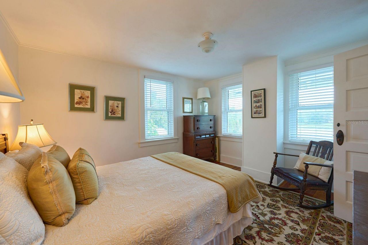 261 N Lakeview Drive, Lake Helen, FL 32744 Photo