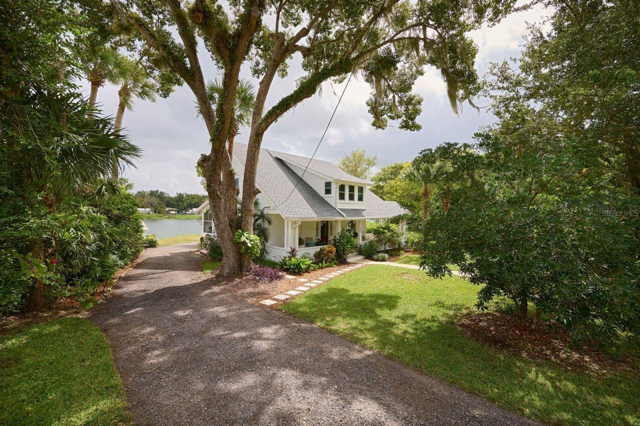 261 N Lakeview Drive, Lake Helen, FL 32744 Photo