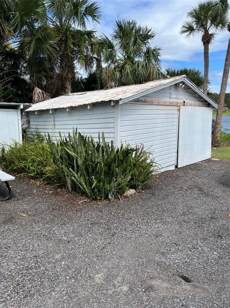 261 N Lakeview Drive, Lake Helen, FL 32744 Photo