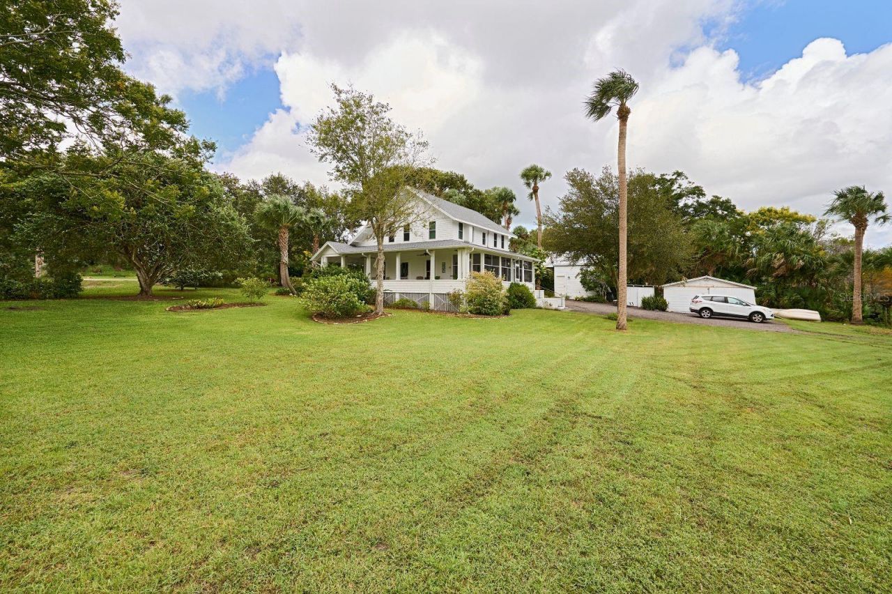261 N Lakeview Drive, Lake Helen, FL 32744 Photo