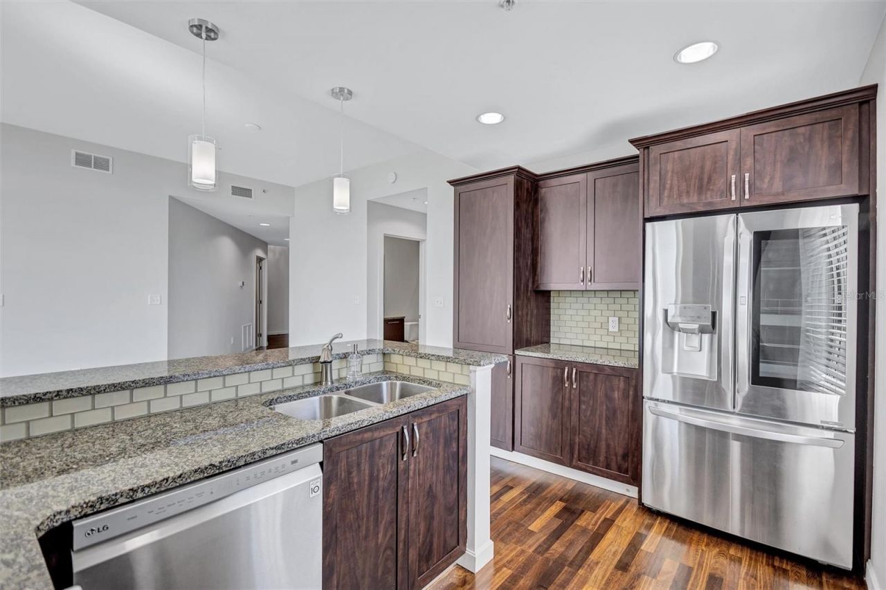 400 4th Avenue S, Unit 707, Saint Petersburg, FL 33701 Photo