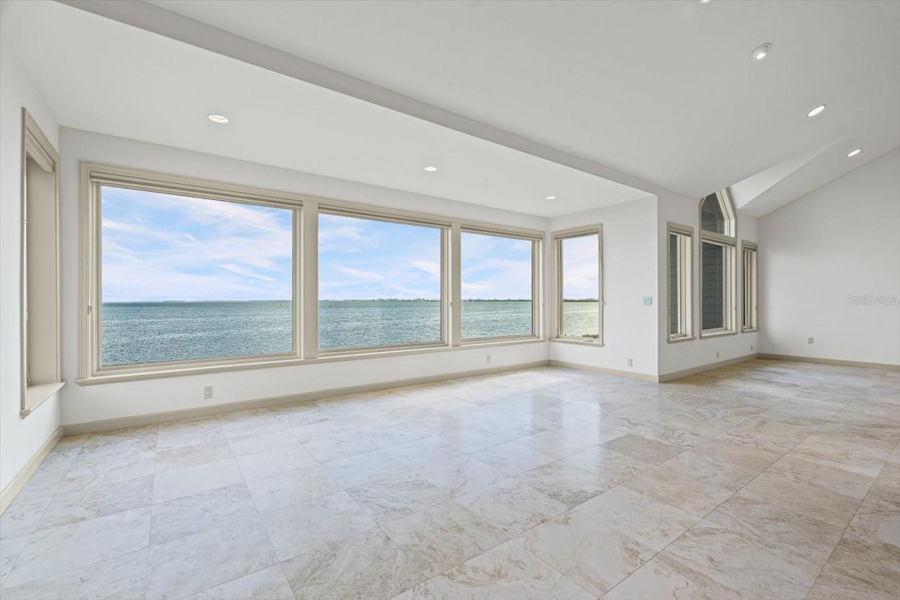 24 Tidy Island Boulevard, Bradenton, FL 34210 Photo