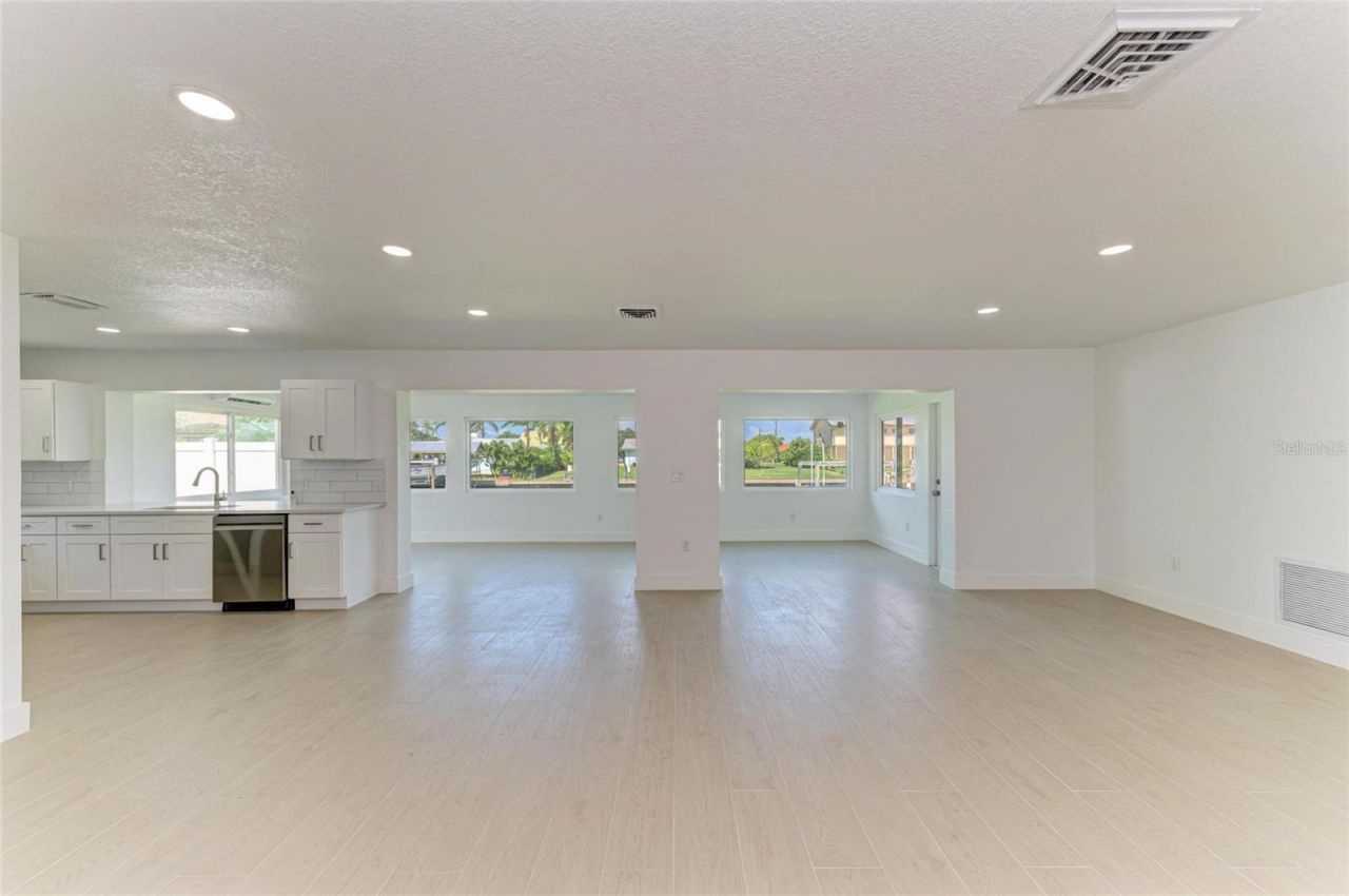 4412 Dolphin Lane, Palmetto, FL 34221 Photo