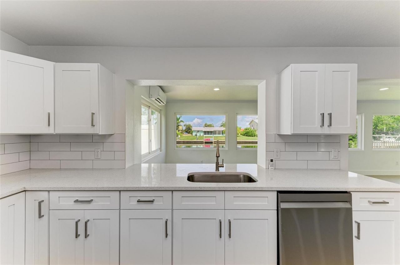 4412 Dolphin Lane, Palmetto, FL 34221 Photo