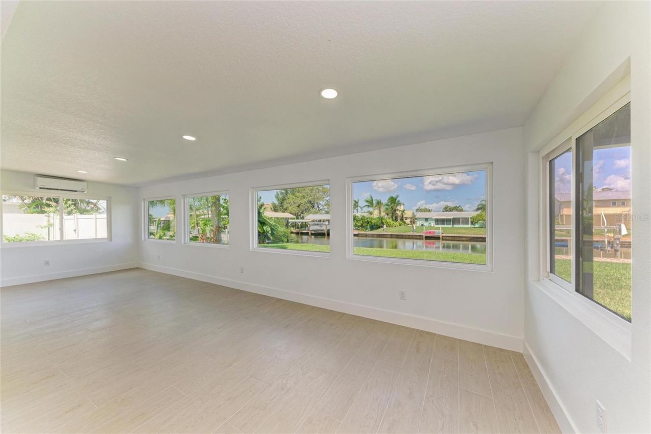 4412 Dolphin Lane, Palmetto, FL 34221 Photo