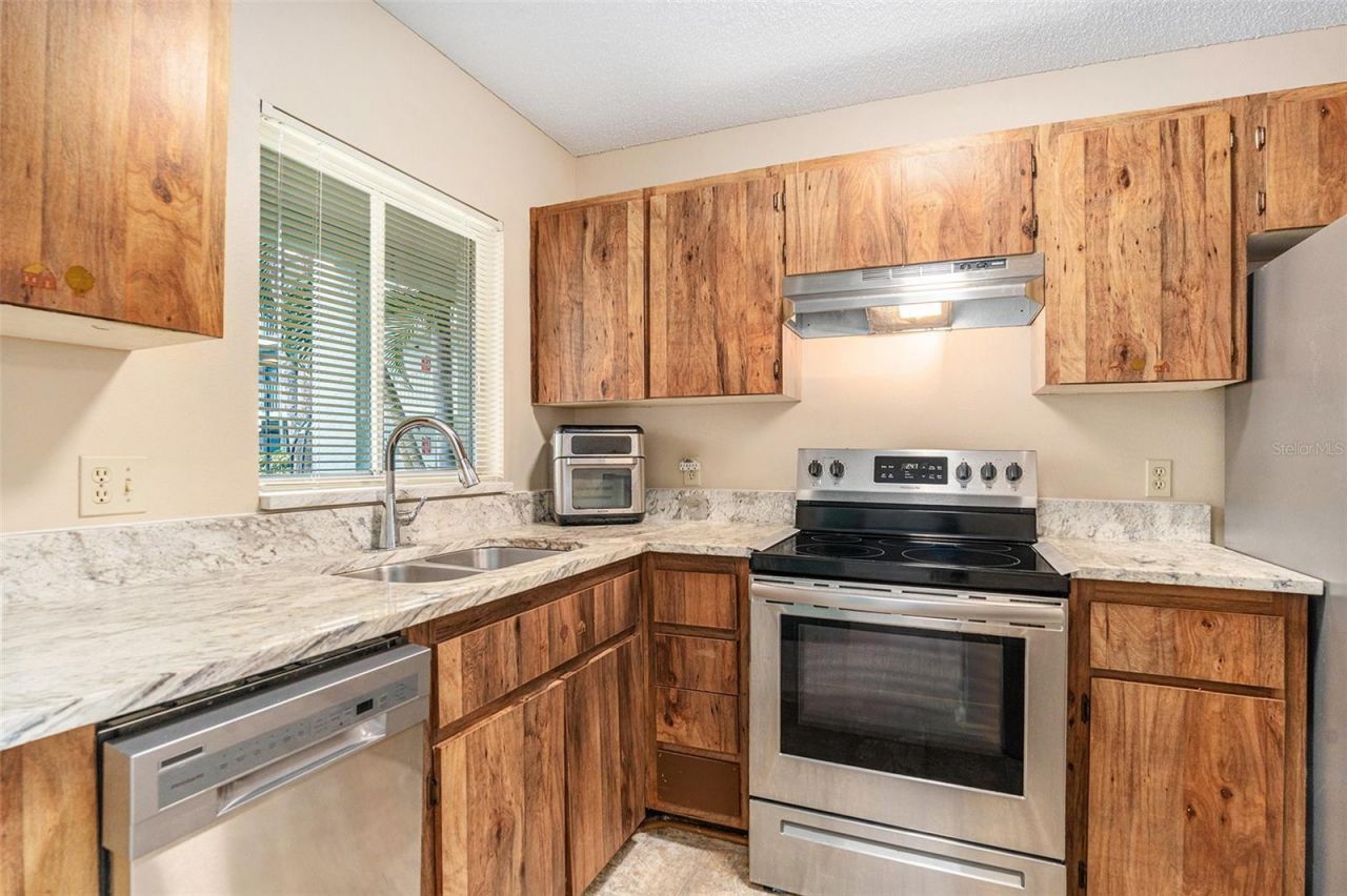 801 83rd Avenue N, Unit 127, Saint Petersburg, FL 33702 Photo