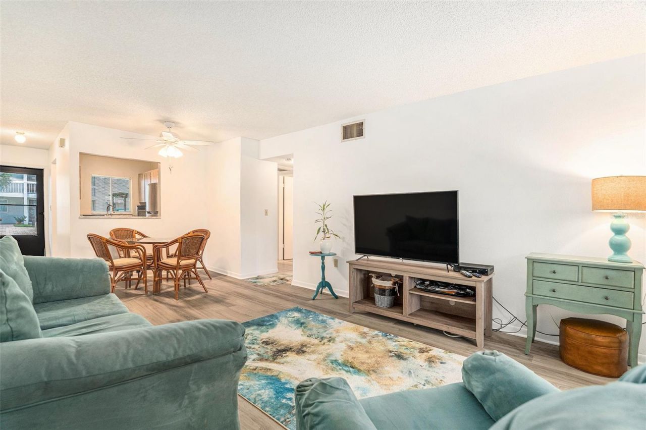 801 83rd Avenue N, Unit 127, Saint Petersburg, FL 33702 Photo