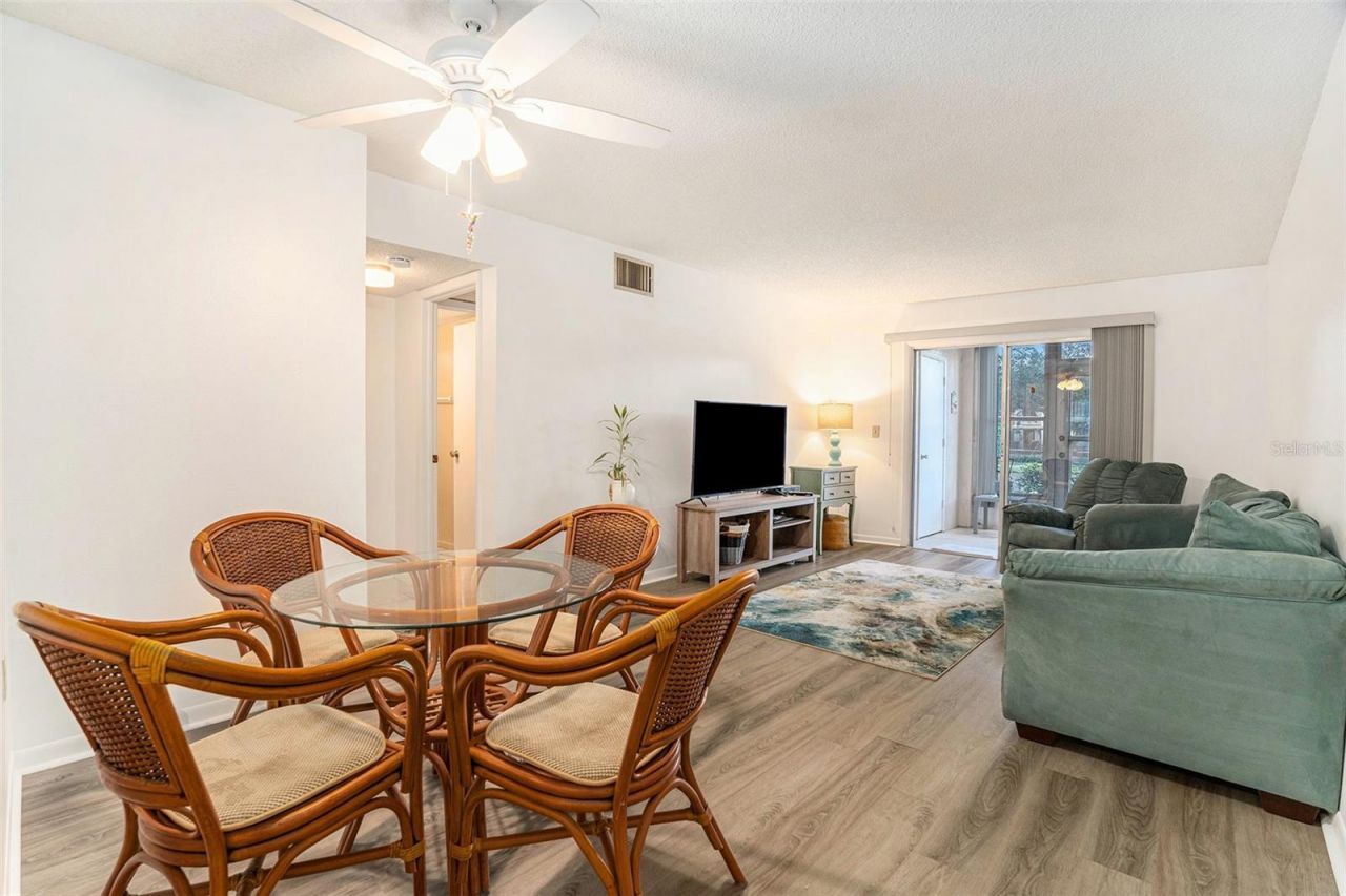 801 83rd Avenue N, Unit 127, Saint Petersburg, FL 33702 Photo