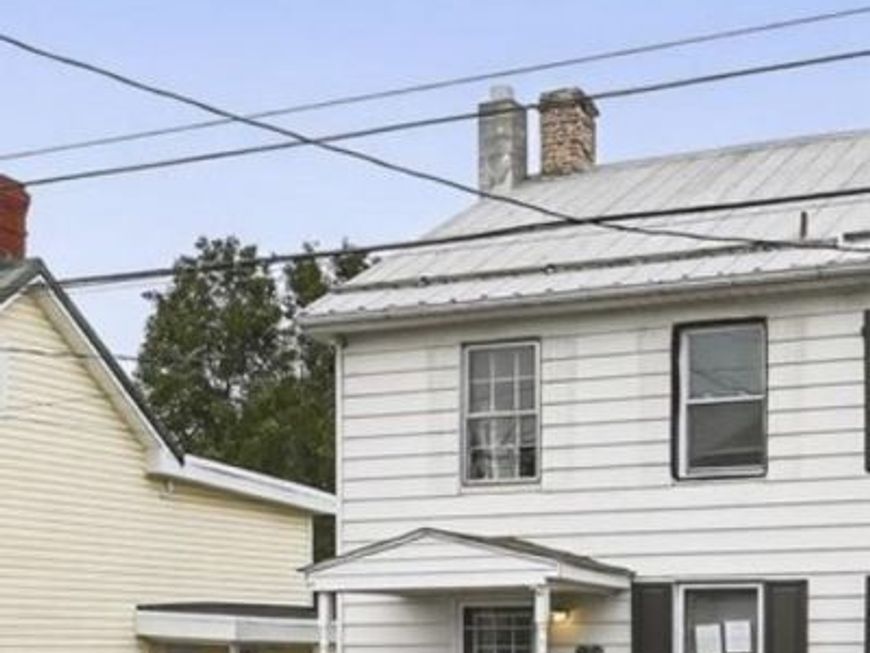 45 W Dahlgren Street, Greencastle, PA 17225 Main Photo