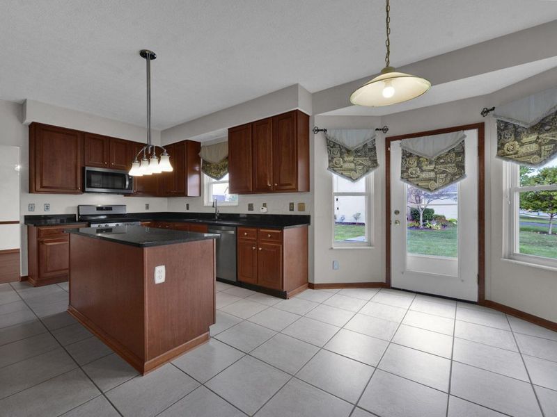 6110 Parkmeadow Lane, Hilliard, OH 43026 Photo 11