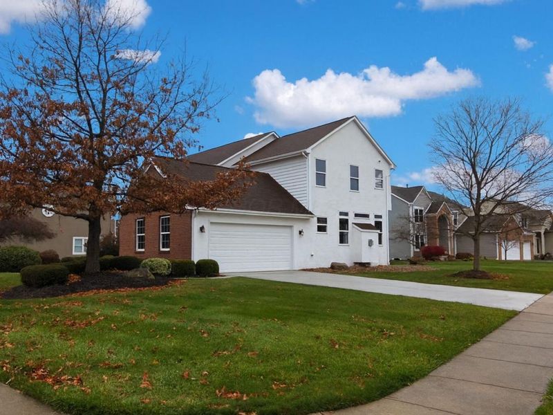 6110 Parkmeadow Lane, Hilliard, OH 43026 Photo 2