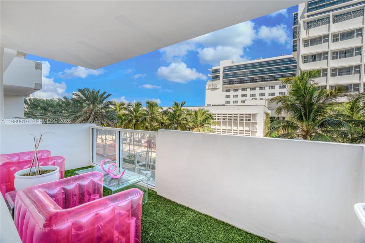 100 Lincoln Rd, Unit 323, Miami Beach, FL 33139 Photo