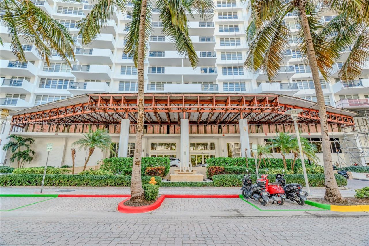 100 Lincoln Rd, Unit 323, Miami Beach, FL 33139 Photo