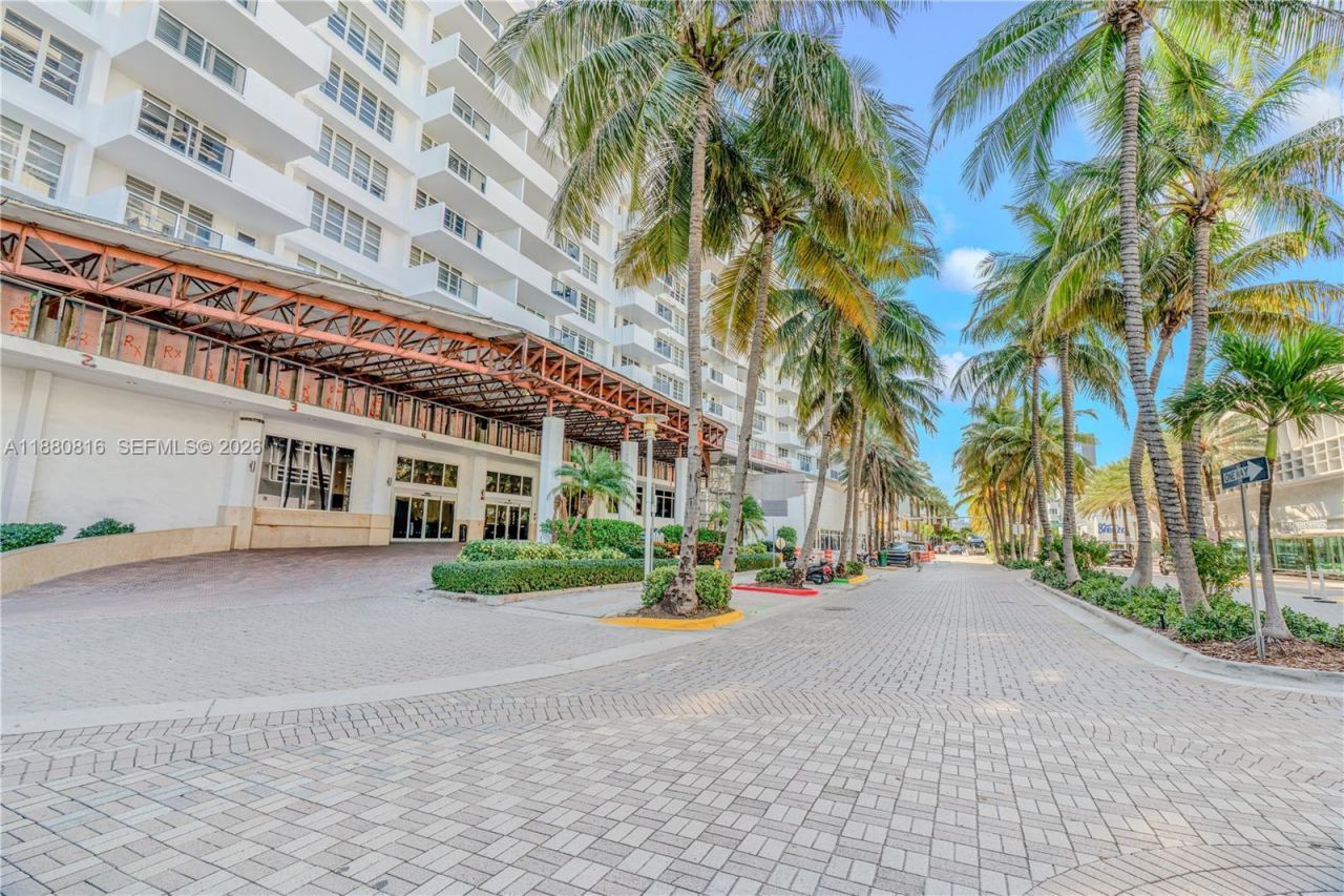 100 Lincoln Rd, Unit 323, Miami Beach, FL 33139 Photo