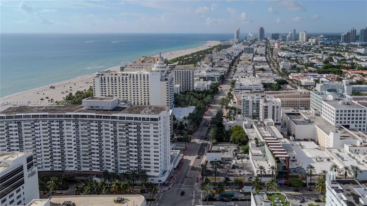 100 Lincoln Rd, Unit 323, Miami Beach, FL 33139 Photo