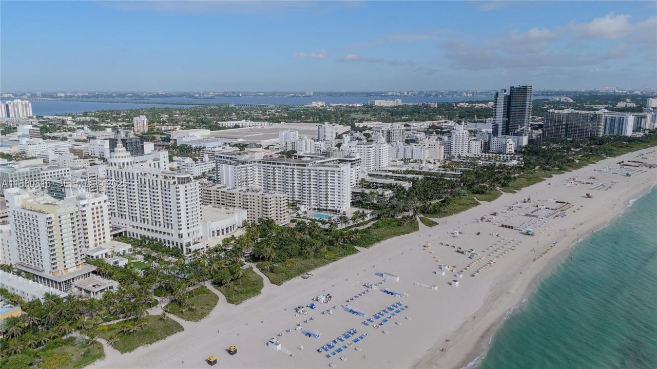 100 Lincoln Rd, Unit 323, Miami Beach, FL 33139 Photo