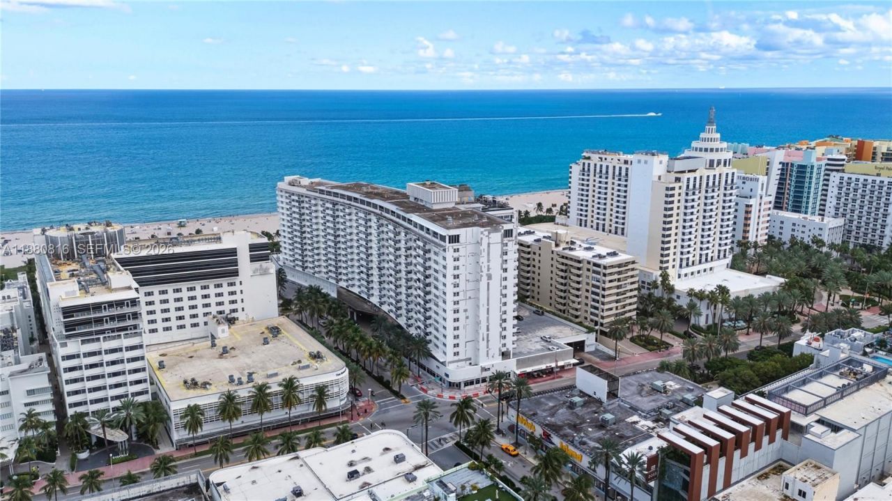 100 Lincoln Rd, Unit 323, Miami Beach, FL 33139 Photo