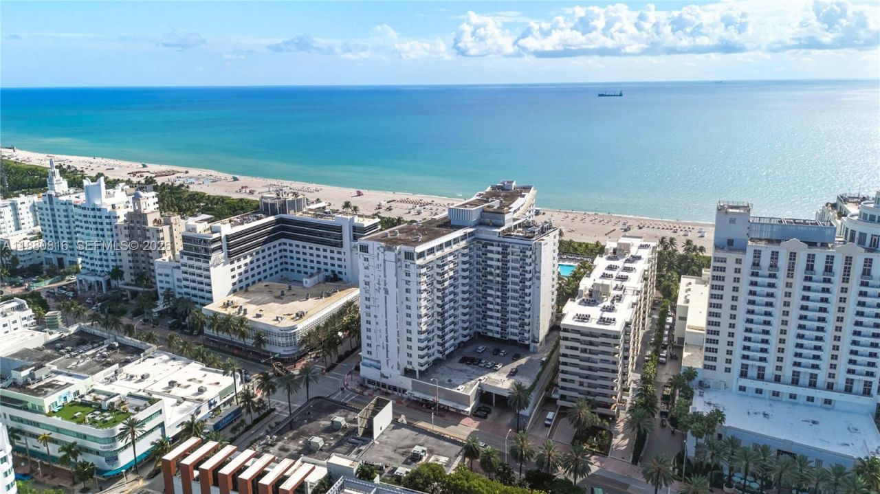 100 Lincoln Rd, Unit 323, Miami Beach, FL 33139 Photo