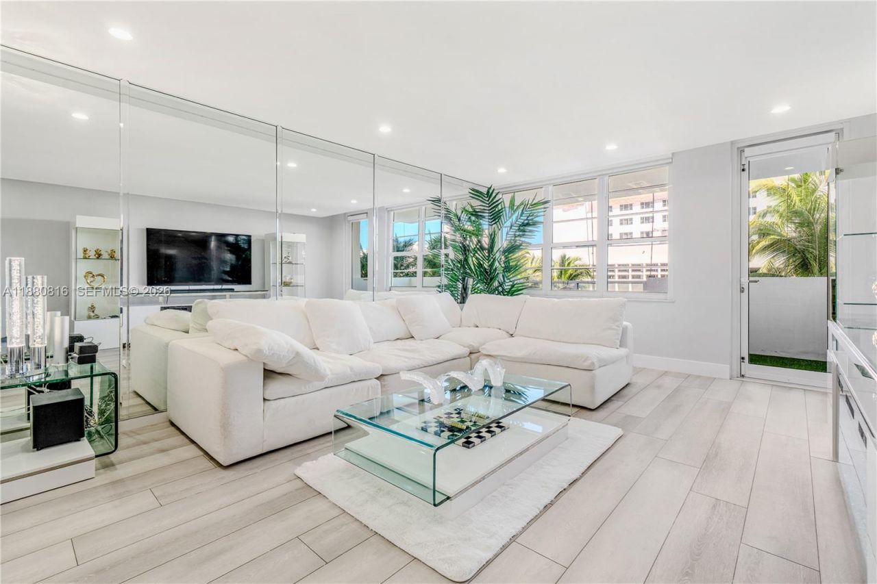 100 Lincoln Rd, Unit 323, Miami Beach, FL 33139 Photo