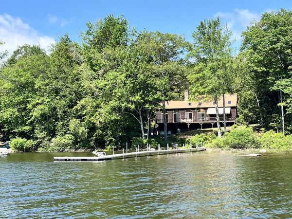 17 Blueberry Point Road, Raymond, ME 04071